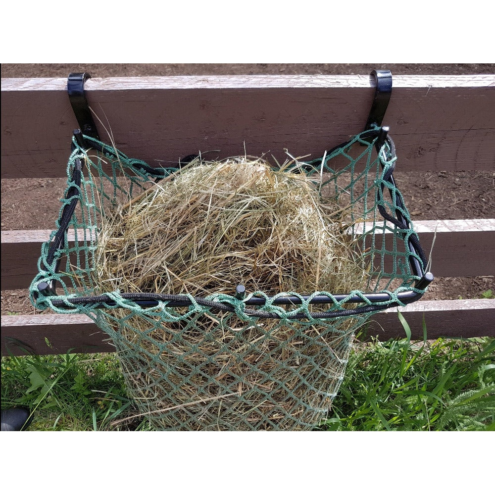 Loading Rack-slow_hay_net_feeders-NAG Bags
