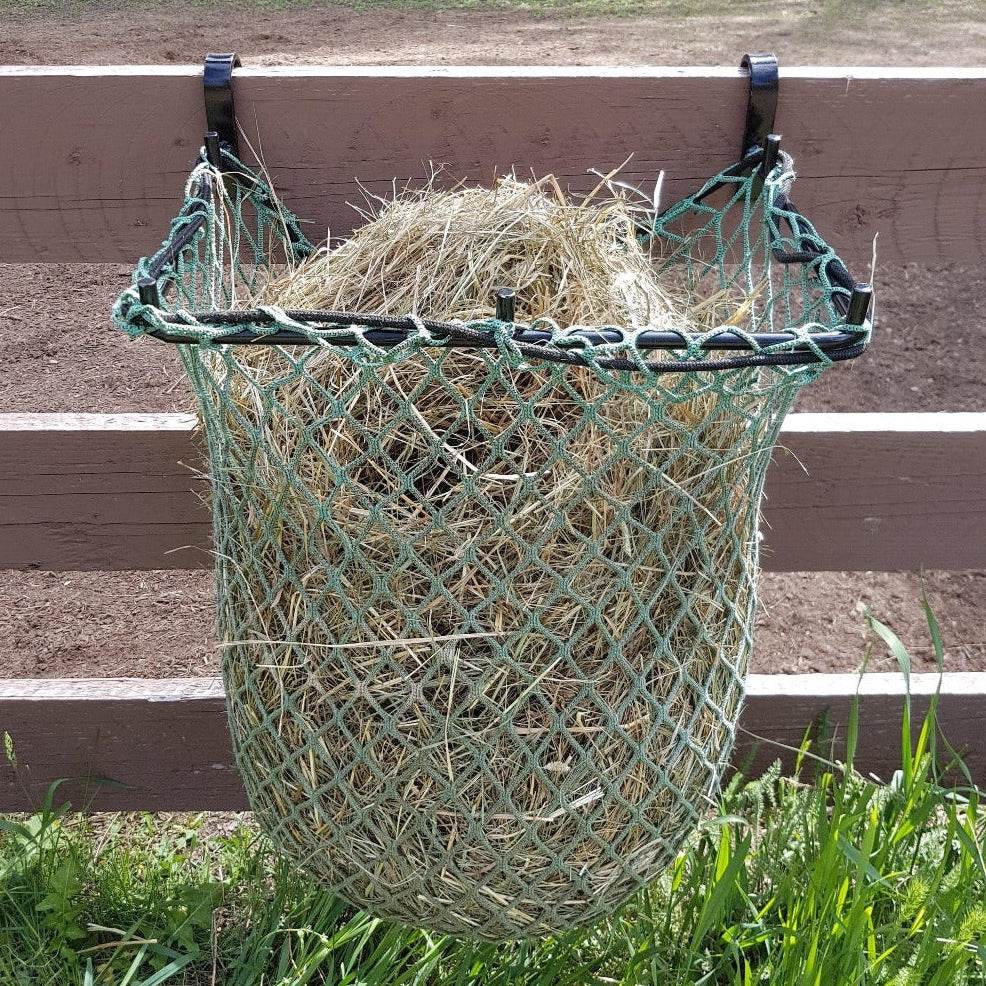 Loading Rack-slow_hay_net_feeders-NAG Bags